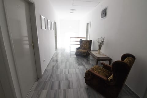 Double Room (S4) | Living area | 32-inch TV with cable channels