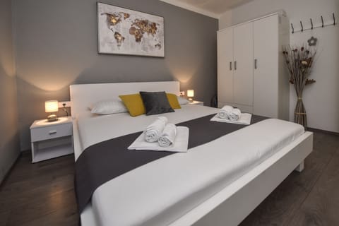 City House, 3 Bedrooms, Terrace, Garden View (Private Garden) | 3 bedrooms, iron/ironing board, free WiFi, bed sheets