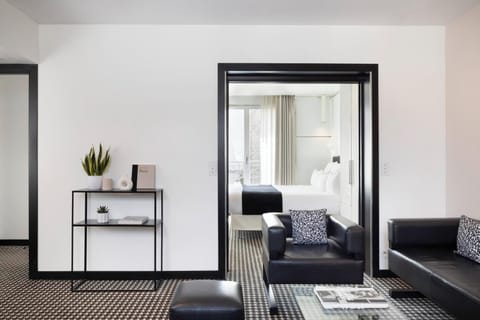 Suite Terrasse avec Jacuzzi | Premium bedding, in-room safe, desk, blackout drapes