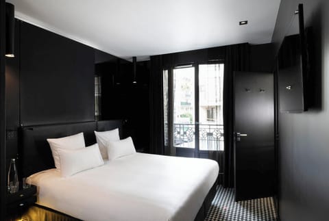 Classic Double Room, 1 Double or 2 Twin Beds | Premium bedding, in-room safe, desk, blackout drapes