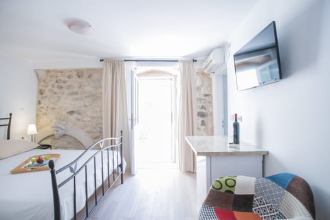 Double Room, Terrace (A1) | Interior