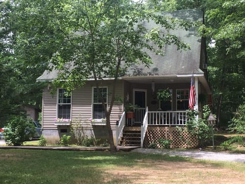 Hollerback Hunt and Yacht Club