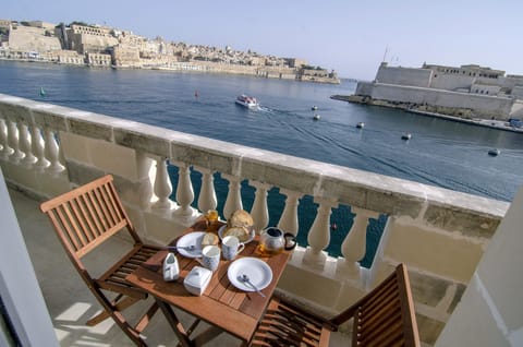 Breathtaking view on the Grand Harbour and Valletta.