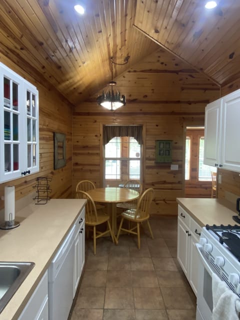 additional seating for 4--total indoor seating is for 12.