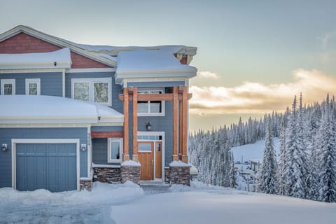 Beautiful Duplex on the Ridge