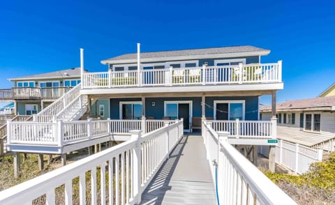 A Wave From it All Oceanfront Exterior