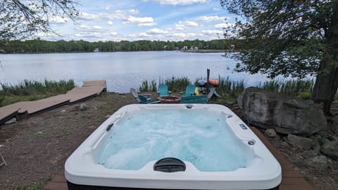 Hot Tub by the Lake