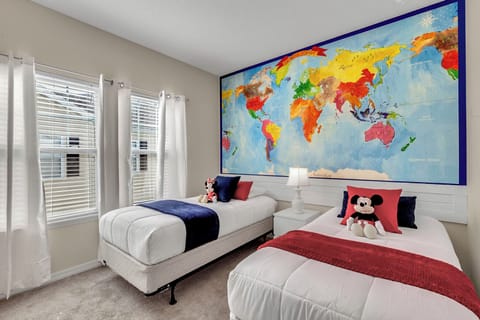15-101 Edenshire Way (16).jpg