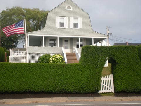 Hedgegate of Newport