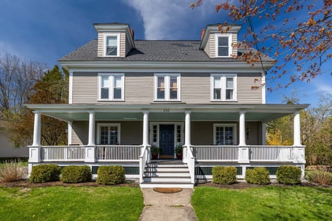 Former B&B converted to a rental home.  Plenty of space and large yard.