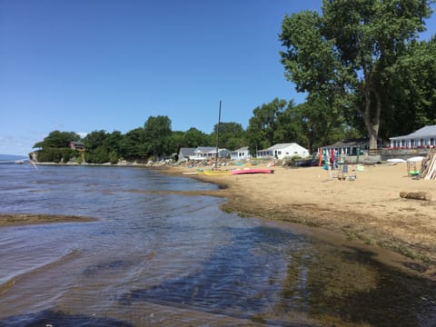 Beach nearby, sun loungers