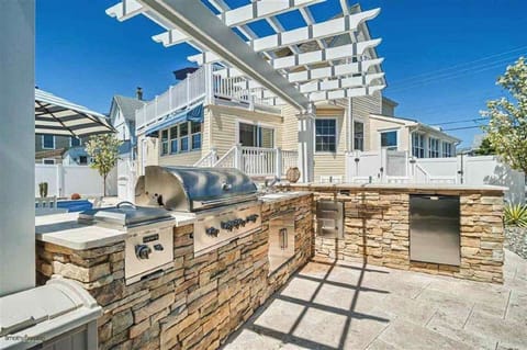 Outdoor Kitchen