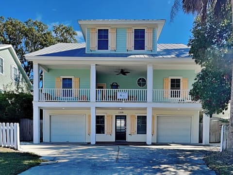 Welcome to 1308 Lovell Avenue
