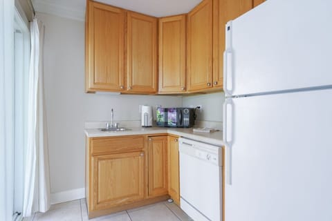 1st Floor Kitchenette