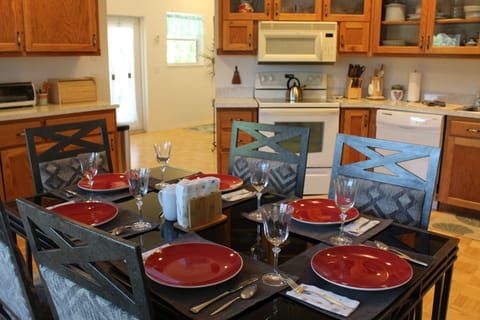 Dining area in kitchen