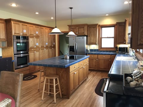 Kitchen Complete w/ Double Ovens, Electric Cooktop, Fridge, Freezer, Microwave