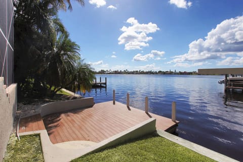 Welcome to Villa Madison - located on Thunderbird Lake