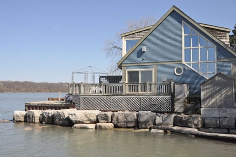 River's Edge with bay - looking across Niagara River to U.S.