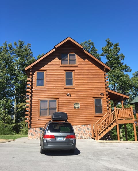 Plenty of level parking available in front of Bears Abound.