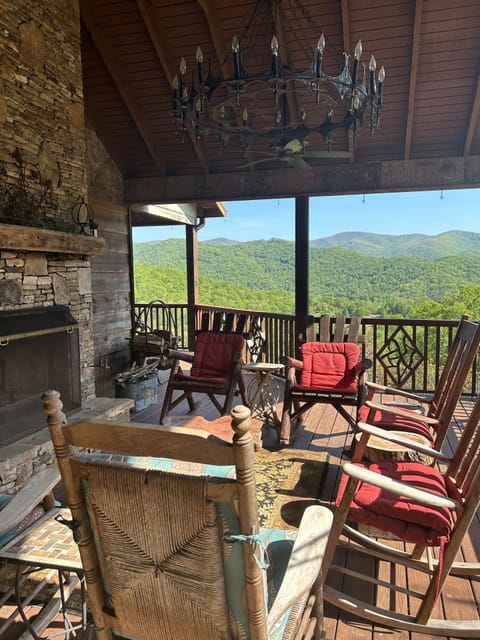 HUGE PORCH!! BEST VIEW!
