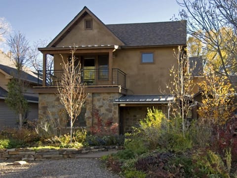 Aria's Loft in Autumn