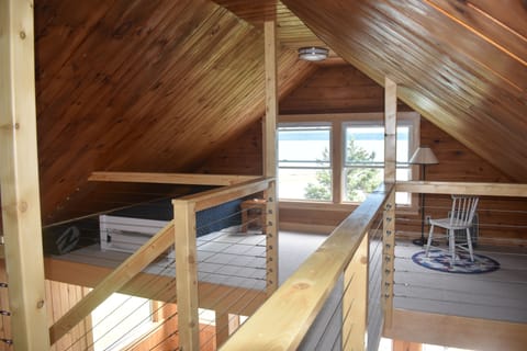 Twin trundle bed oceanside Connected  to Queen bed area by catwalk