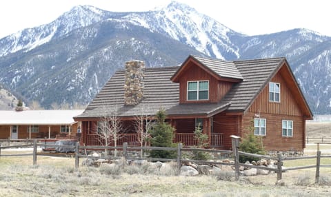main cabin with lodge in the rear

