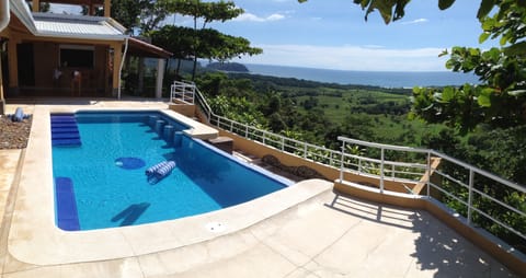 Unparalleled views, rustic comfort, mesmerizing perspective.
