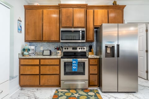 Fully Furnished Kitchen