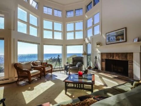 Grand living room; capeoceanvista