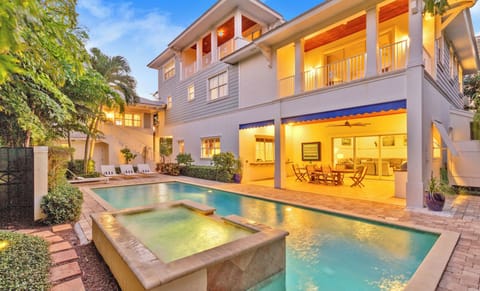 Endless Summer — private heated pool & spa, steps from the beach