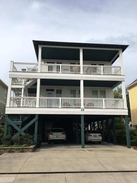 Beach House with parking for 6 cars