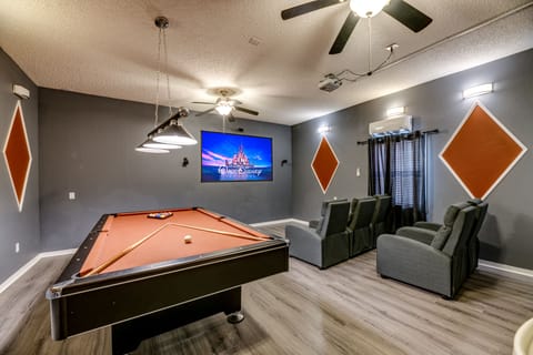 Private entertainment room, pool table, Simba's Magic by Emerald Island Rentals