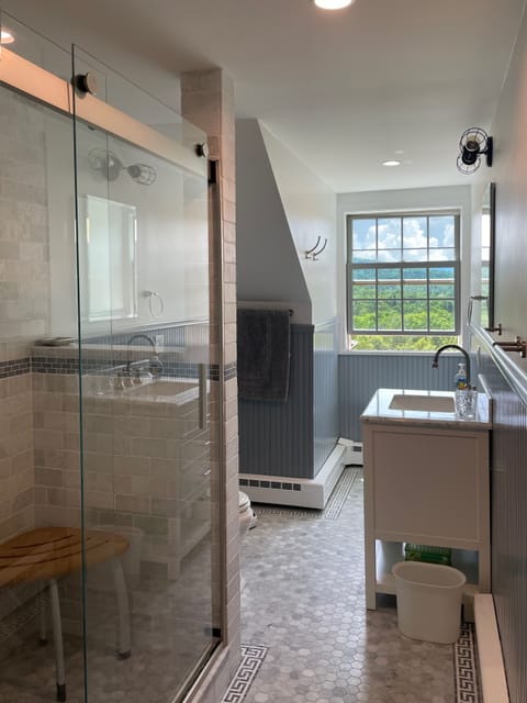 Primary bathroom - 2nd floor