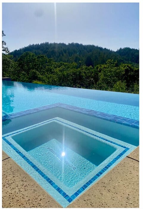 Blue quartz pool finish