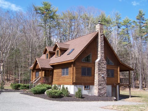 Catskill Classic Modern Log Cabin