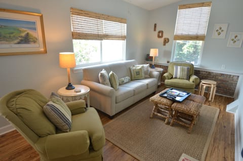 Welcome to the Top O The Stairs 2br 1ba with sleeper sofa