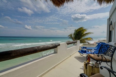 Canteena-2nd-Floor-Master-Balcony-1024x682.jpg