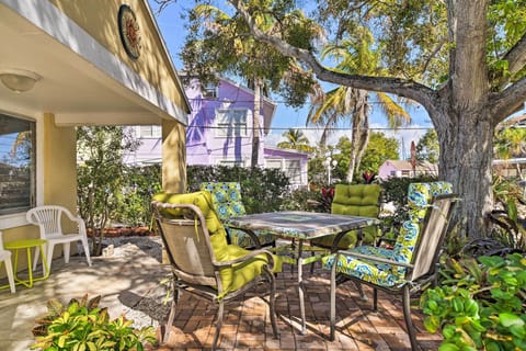 Treasure Island Vacation Rental | 2BR | 1BA | 750 Sq Ft | Stairs Required