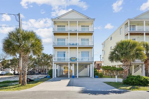 Abaco Dunes 2 is located just 1/2 block from the beach.