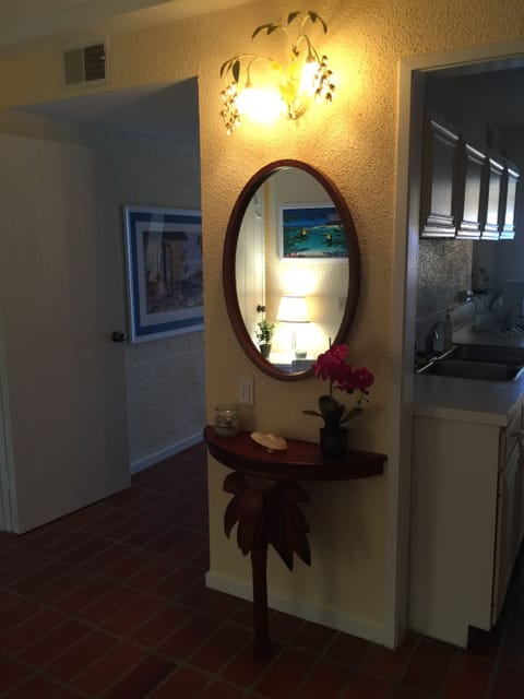 Beautiful Palm Tree Table and Light warmly welcome you to your island home!