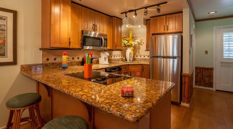Beautifully Designed Kitchen with all stainless steel appliances.