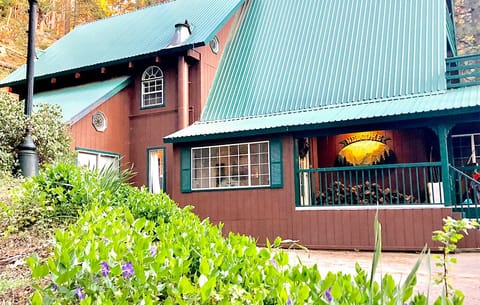 Yosemite Mountain Lodge (1)