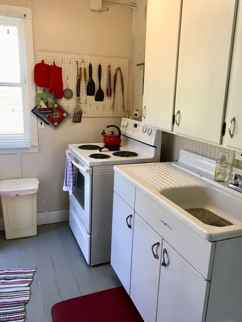 Charming retro kitchen 