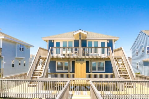 Yawl Come North Oceanfront Exterior