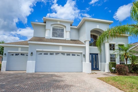 Spacious 5 bed property - Highland Meadows