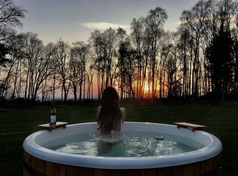 Amazing at anytime of the year - a Spring 2019 Hot Tub with stunning Sunset