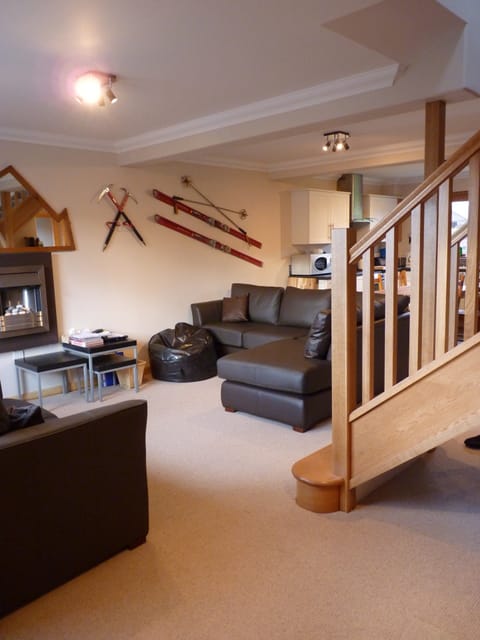 Open plan lounge & dining area