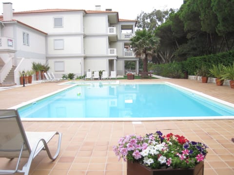 Pool - 20 metres from my steps