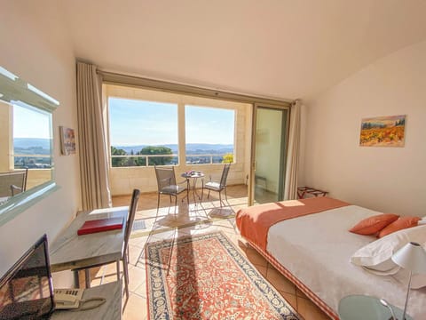 Contemporary Luxury Villa in St Paul-Commanding Seaview Villa in Saint Paul de Vence